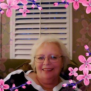 Meet your Posher, Elena